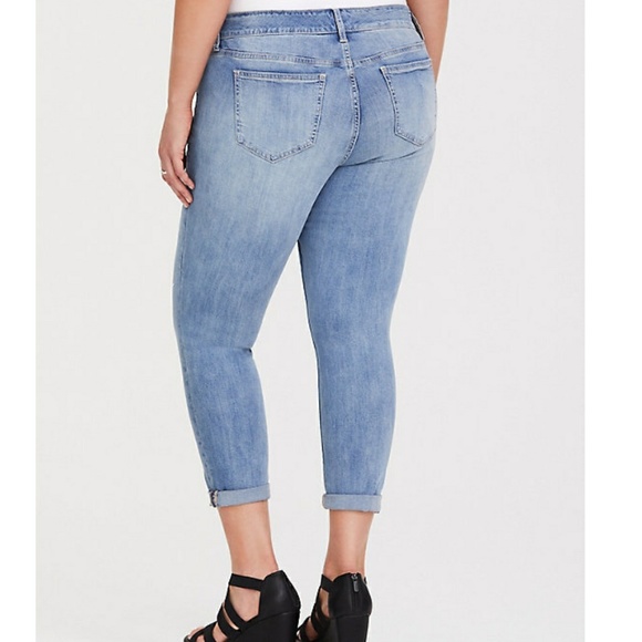 Torrid Lightwash Cropped Skinny Jean - Picture 3 of 3